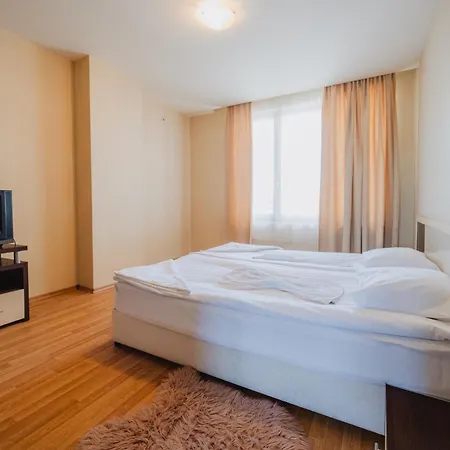 Comfort Family With Large Living Golden Sands
